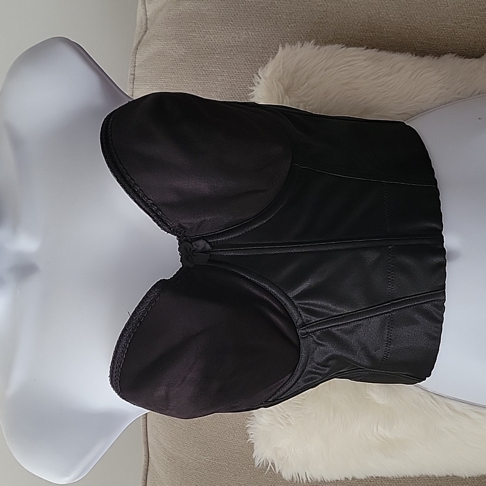 NWOT ......VaBien Half Bra